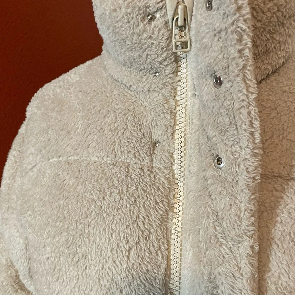 TNA Women’s Aritzia‎ The Super Puff 700+ Fill Down Brown Teddy Full Zip Jacket - Picture 2 of 6